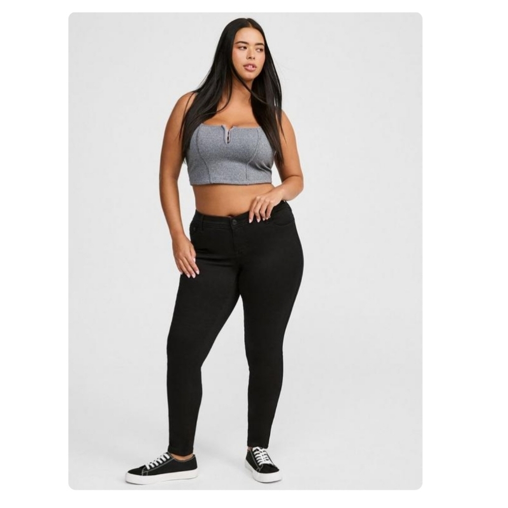 Torrid Luxe Skinny Jean - Sateen Stretch Black Size 24R Like New!